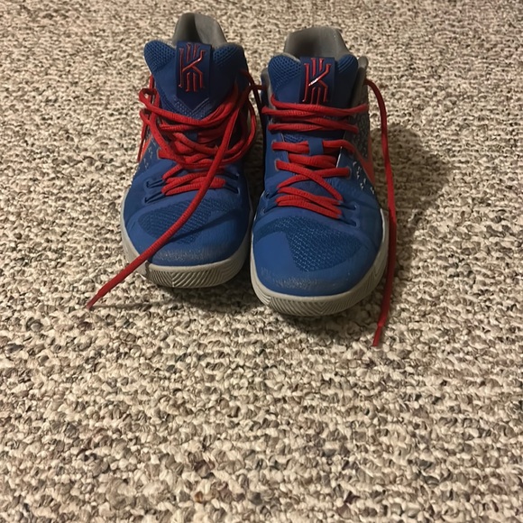 Custom Kyrie 3’s size 7.5 lightly used royal blue and team red - Picture 1 of 4